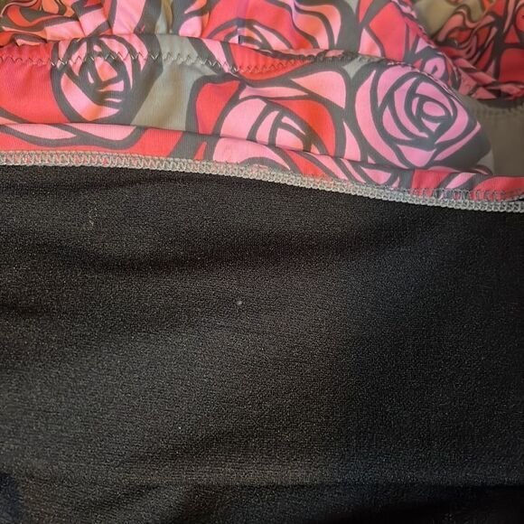 Garnet Hill women’s tankini top Size 2 Floral Gray Pink Adjustable straps‎ - Picture 9 of 9